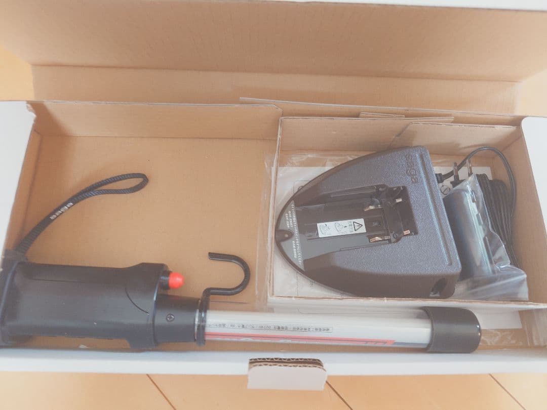 新品☆SAGA StrongLight LED 作業用ライト　コードレスタイプ