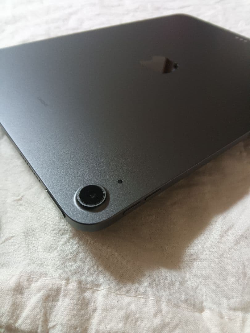 ほぼ未使用 iPad Air 第5世代M1 バッテリー100%