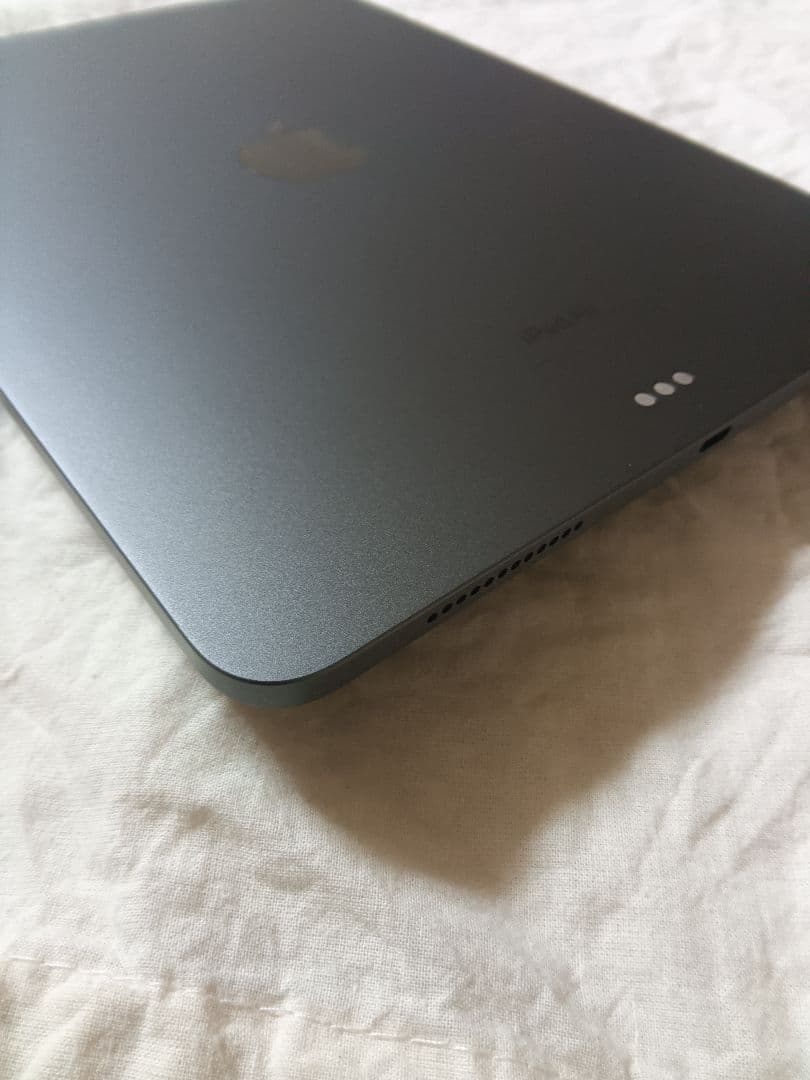 ほぼ未使用 iPad Air 第5世代M1 バッテリー100%