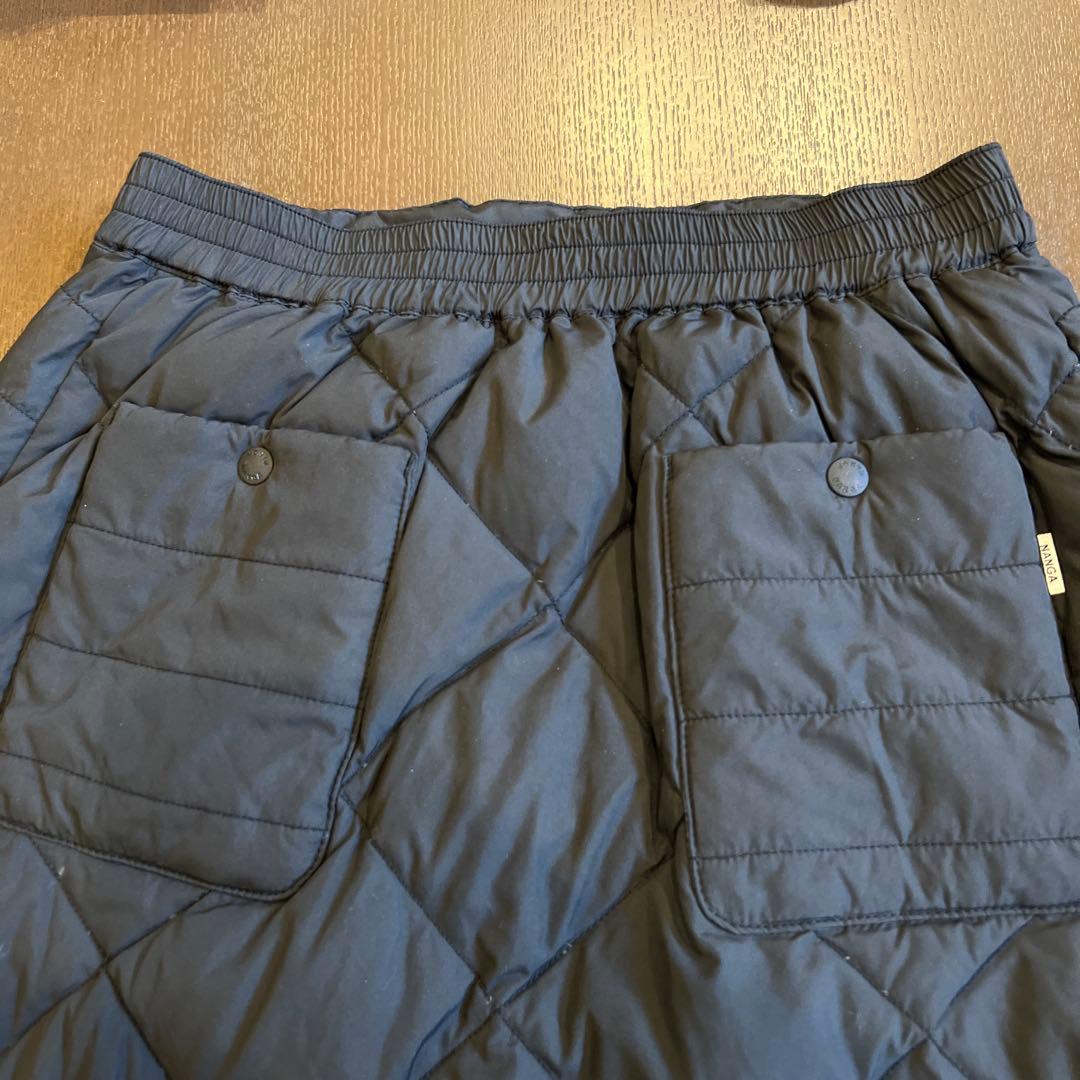 【美品】NANGA ナンガ／ダウンキルティングスカート 黒 ポケット付《防寒具》