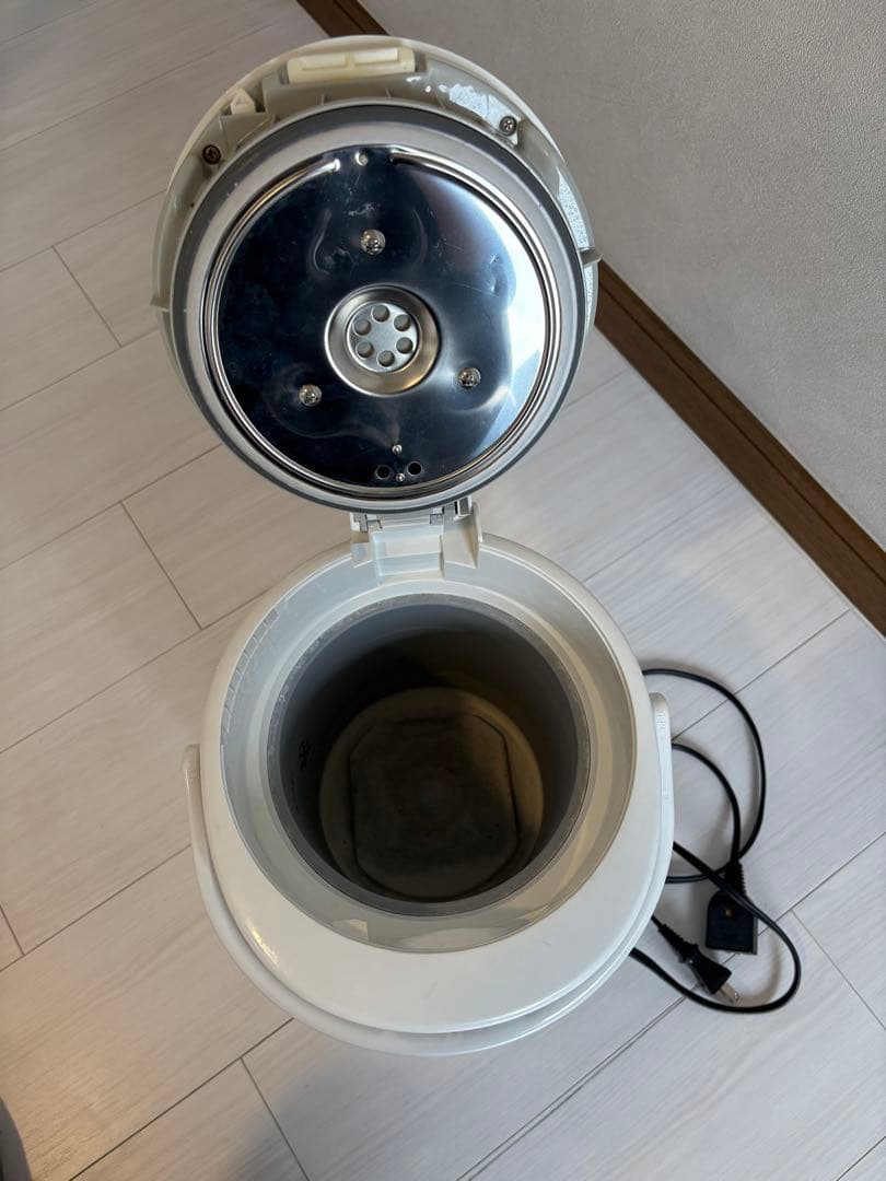 【インフルエンザ対策】象印 置き型加湿器 ホワイト　EE-RM