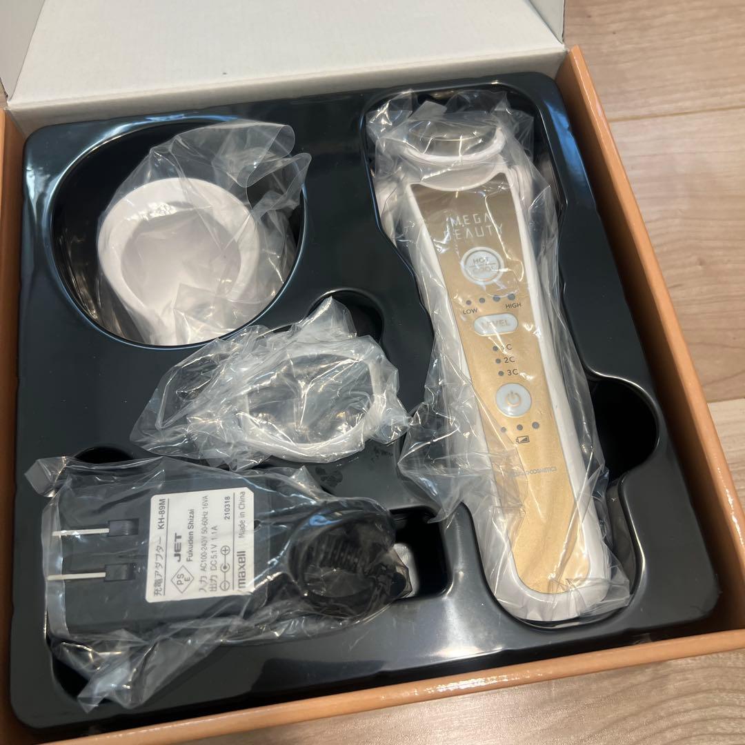 MEGA BEAUTY 美顔器　エステ美容液セット付き