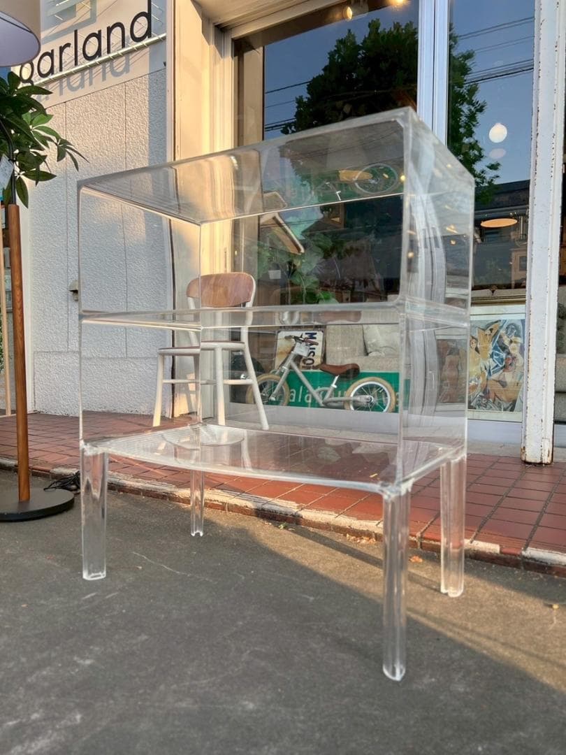 カルテル ゴーストバスター コンソールシェルフ 本棚 クリスタル シンプル