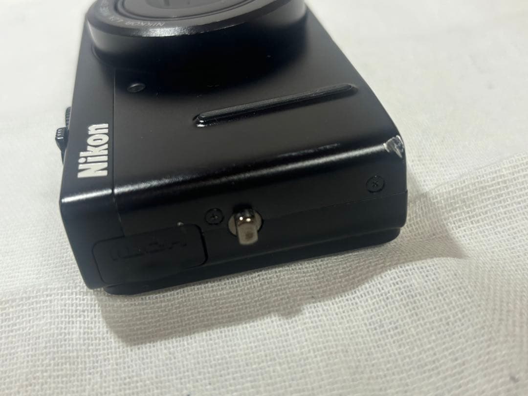 Nikon ニコン COOLPIX P300 ジャンク 液晶画面　黄ばみあり