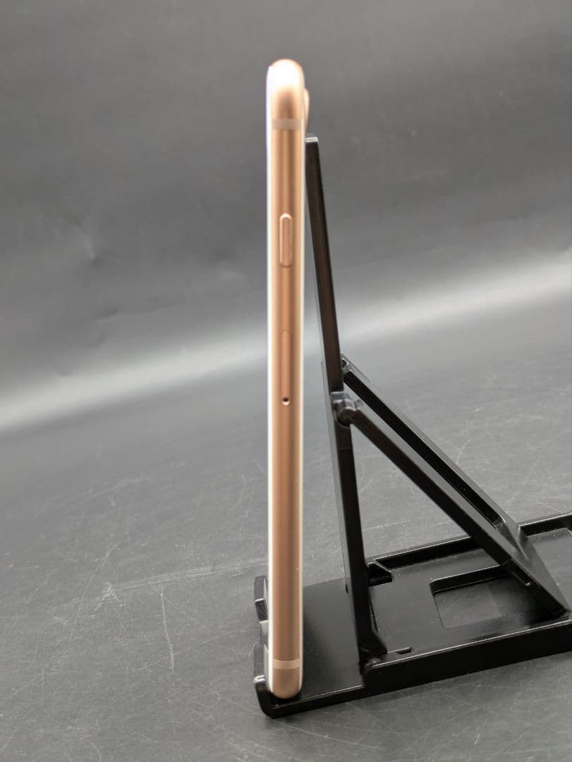 Apple iPhone 8 本体 64GB ゴールド
