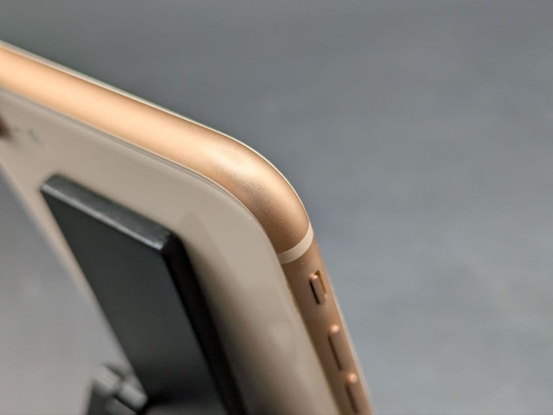 Apple iPhone 8 本体 64GB ゴールド