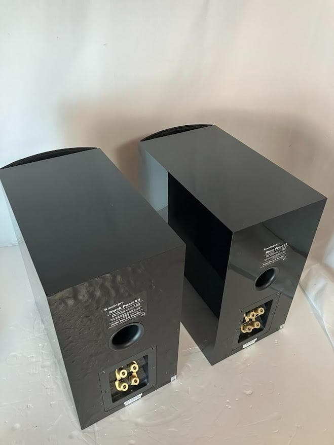 【美品】audiopro　オーディオプロ　V3　スピーカー 　2台セット