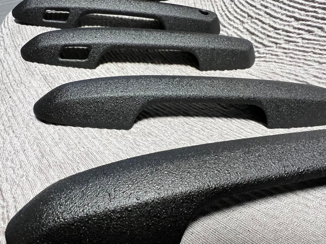 rav4 ドアハンドルカバー　ラプターライナー塗装　中目肌