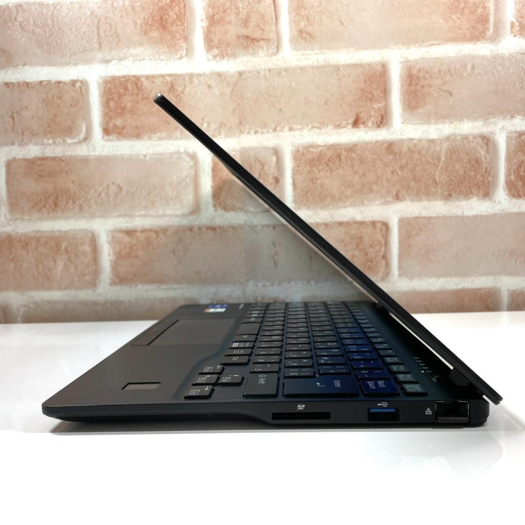 ★大特価商品★ 美品 大バッテリー 2021年製 超軽量831g 富士通 NN3