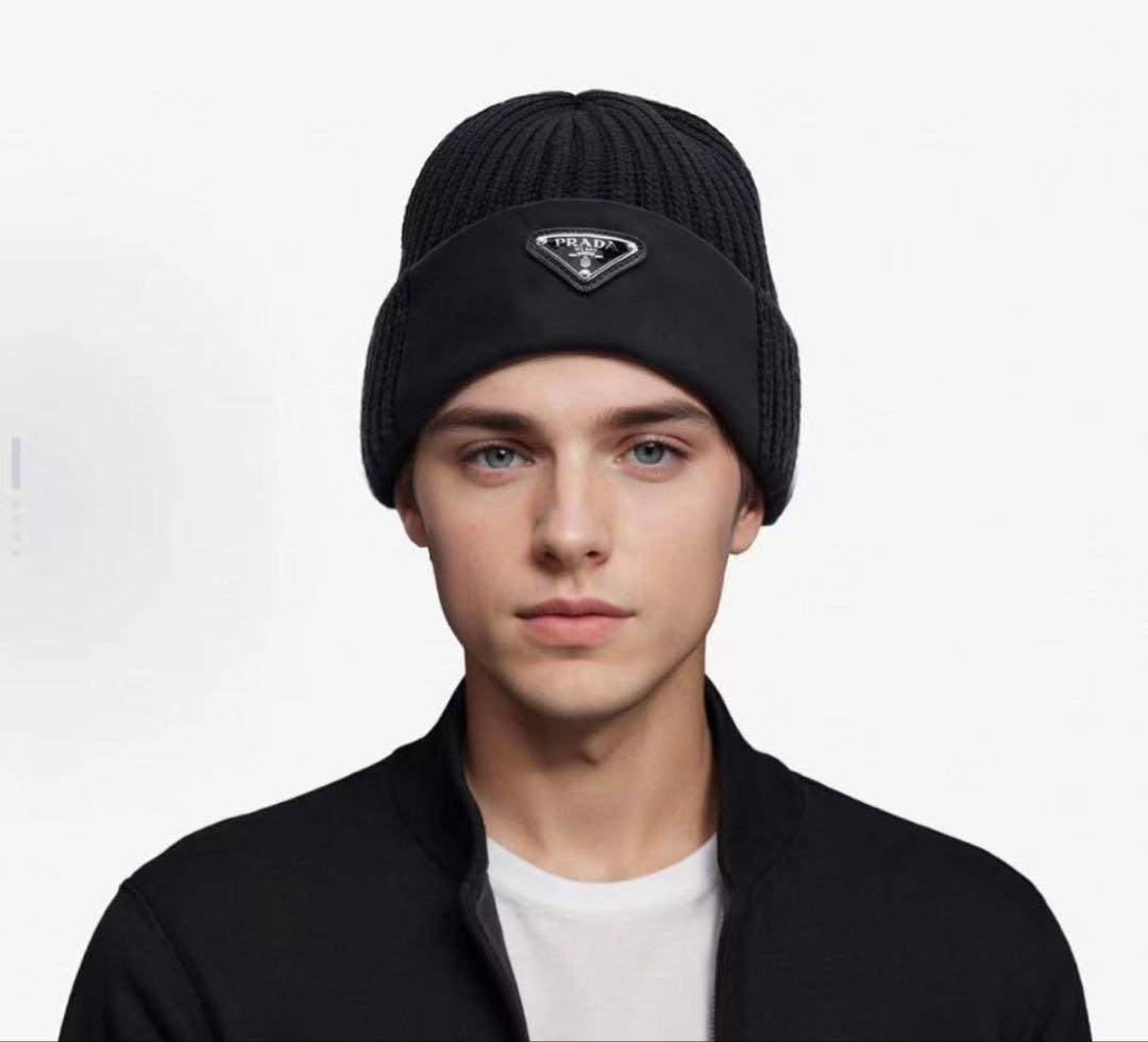 PRADA ブラック ニット帽 Lサイズ　新品同様