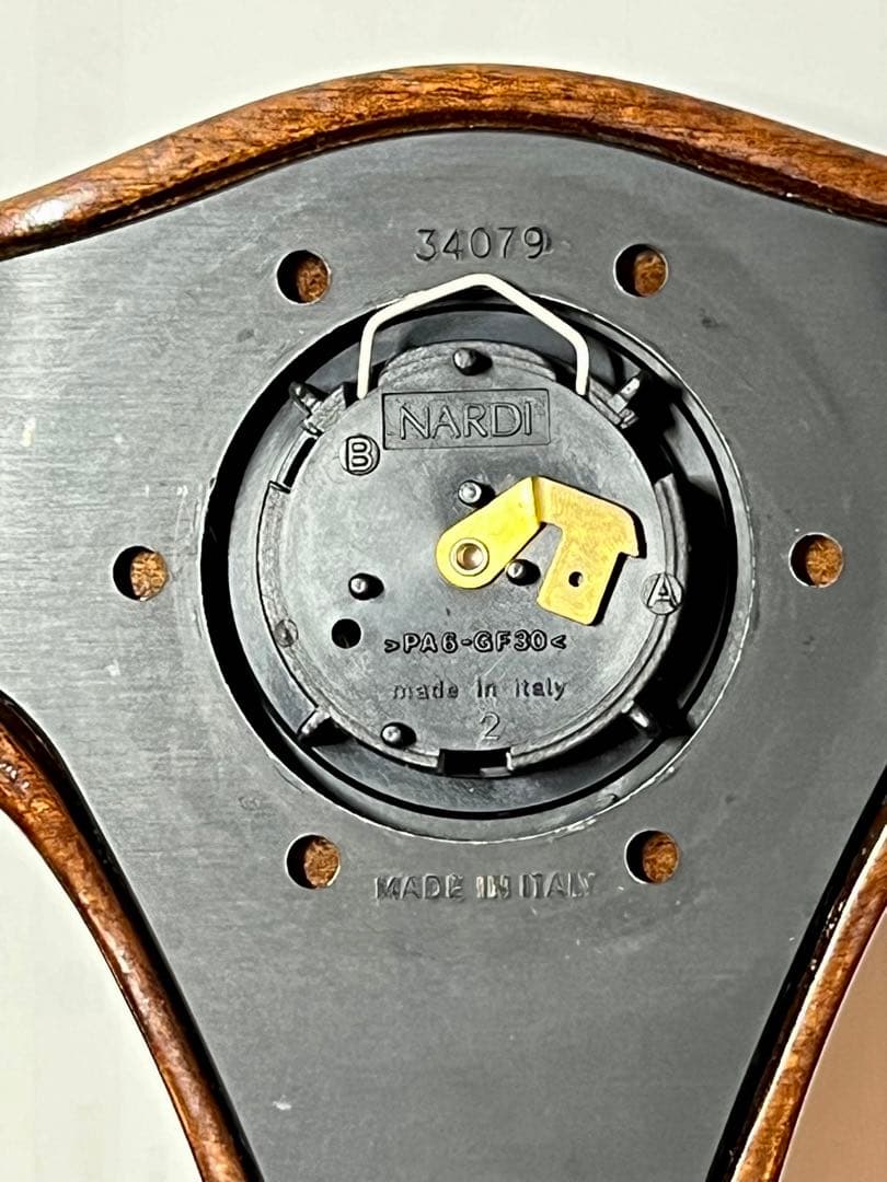 NARDI ウッドステアリング PA6-GF30