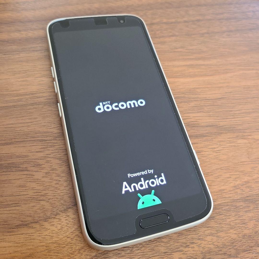【美品】NTT docomo らくらくスマホ F-53E ゴールド　ケース付き