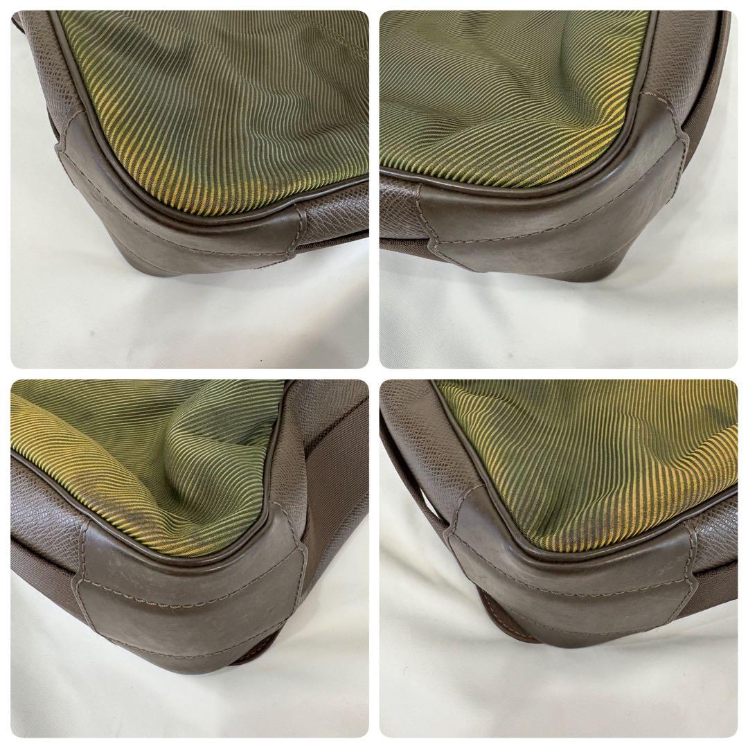 ルイヴィトン　ヴィクトール　タイガ　メッセンジャーバッグ　M30142