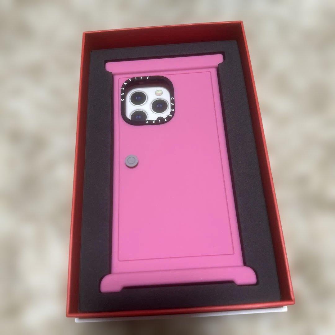 【限定・完売品】ドラえもんどこでもドア型 iPhoneケース CASETiFY