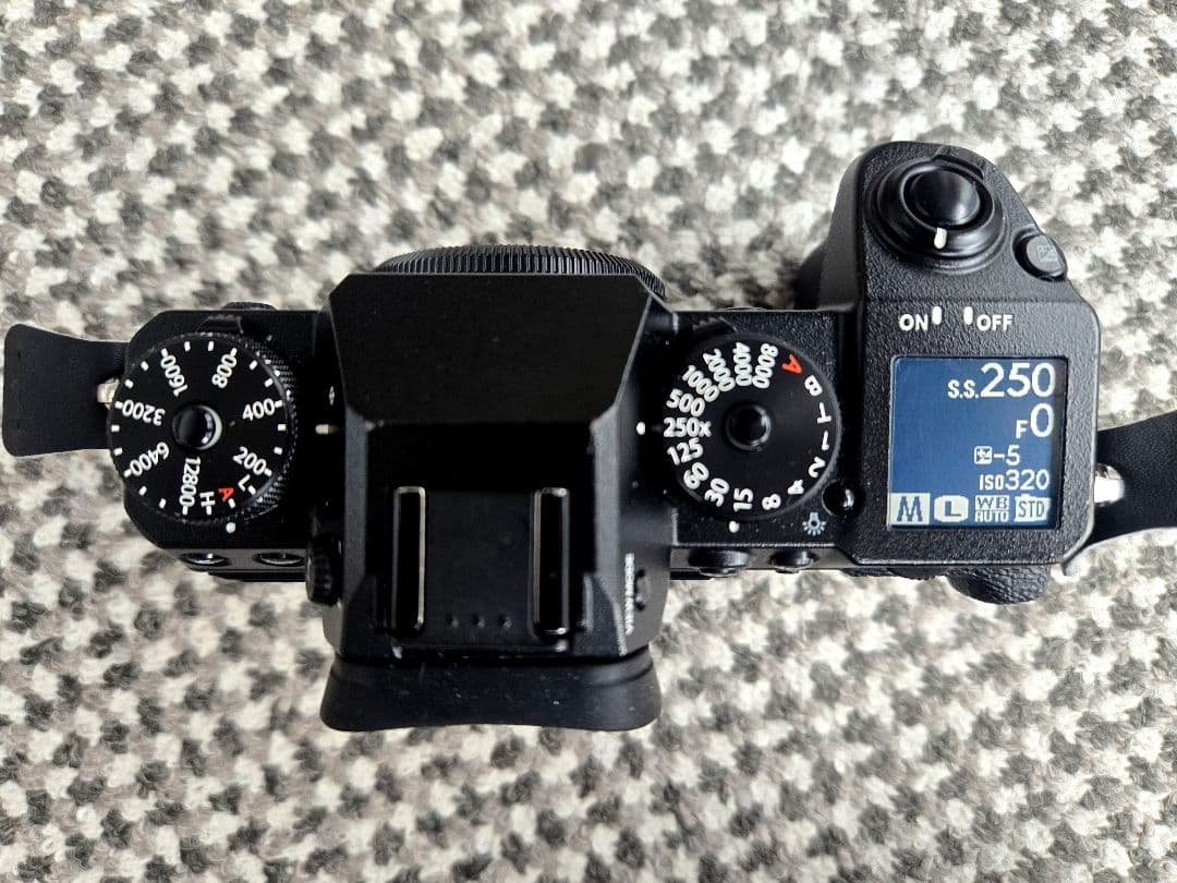 フジフイルム X-H1 手振れ補正機能あり ショット数少 ミラーレス一眼 ボディ