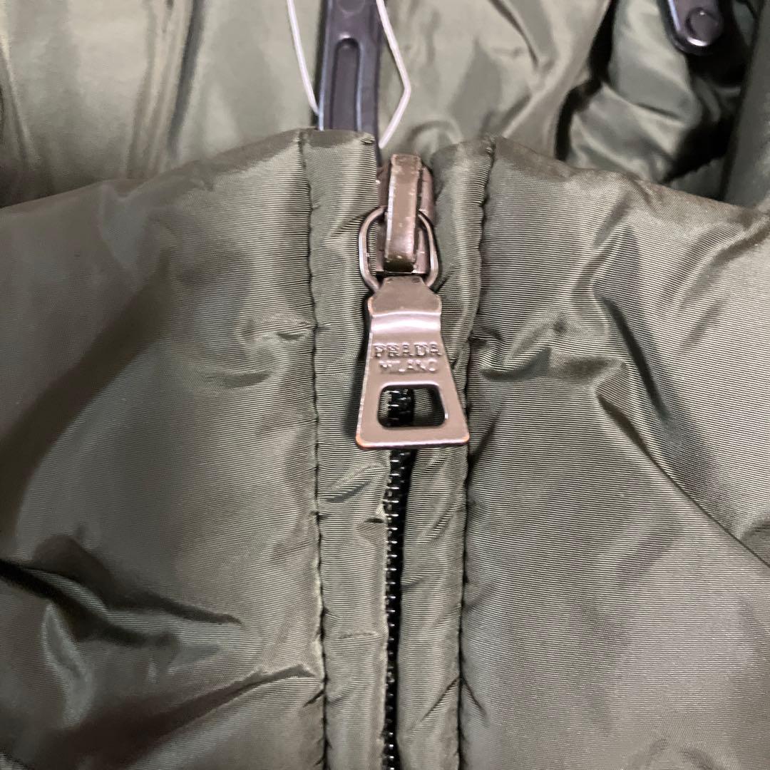 【‼️美品】プラダ トライアングルロゴ ダウンベスト メンズ46