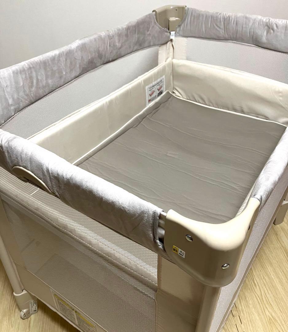 美品 送料無料 たためるベビーベッド ココネルエアープラス AB