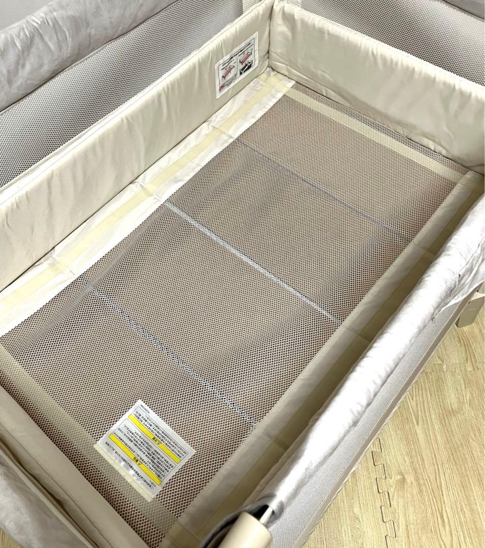 美品 送料無料 たためるベビーベッド ココネルエアープラス AB