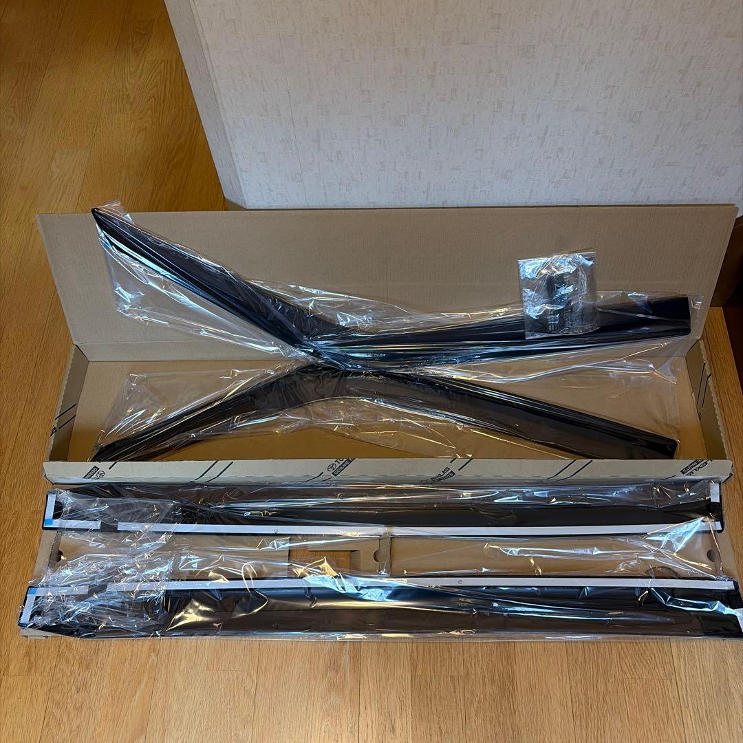 トヨタ純正サイドバイザー　ヴォクシー／ノア　90系　08162-28050 新品