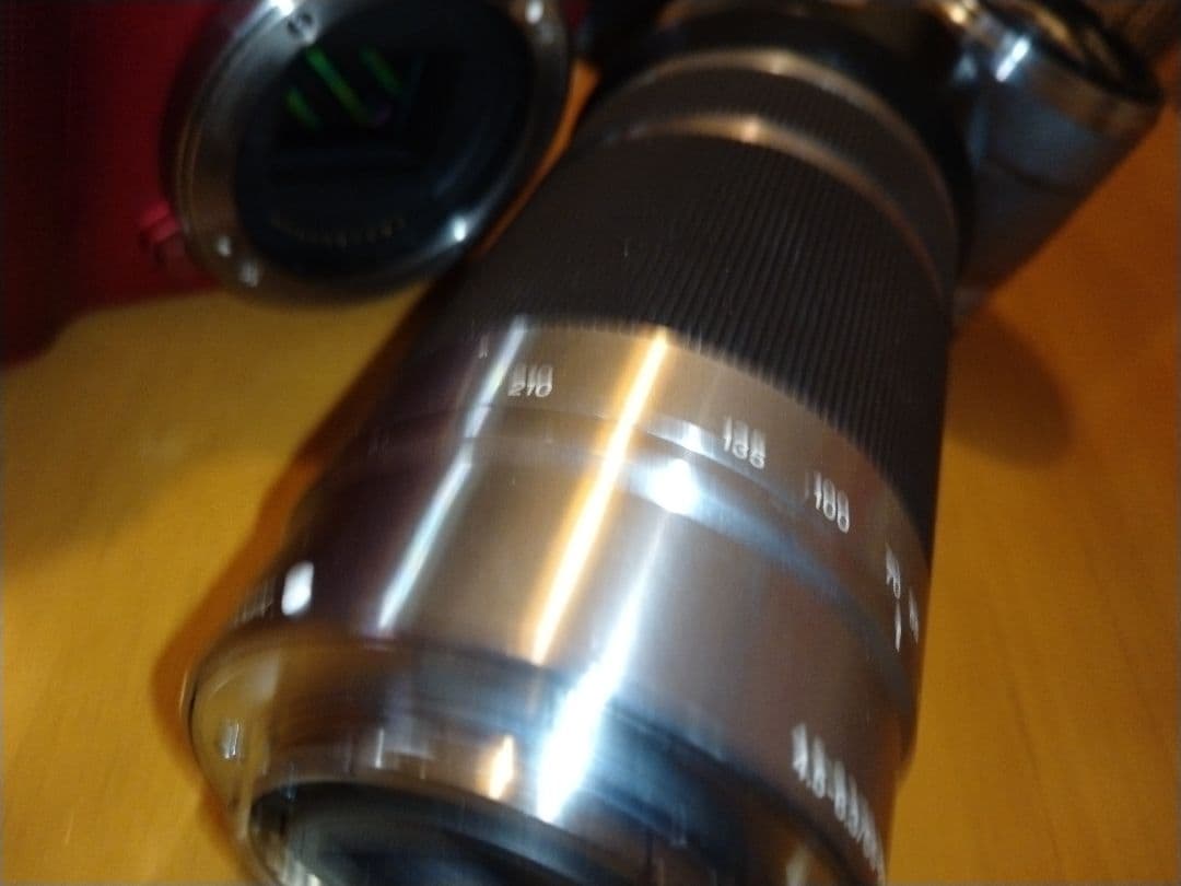 Sony NEX-3 レッド 望遠レンズ付き 18-200mm