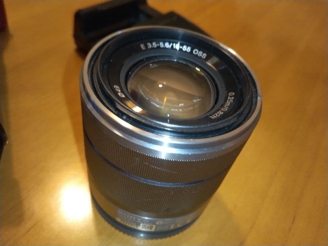 Sony NEX-3 レッド 望遠レンズ付き 18-200mm