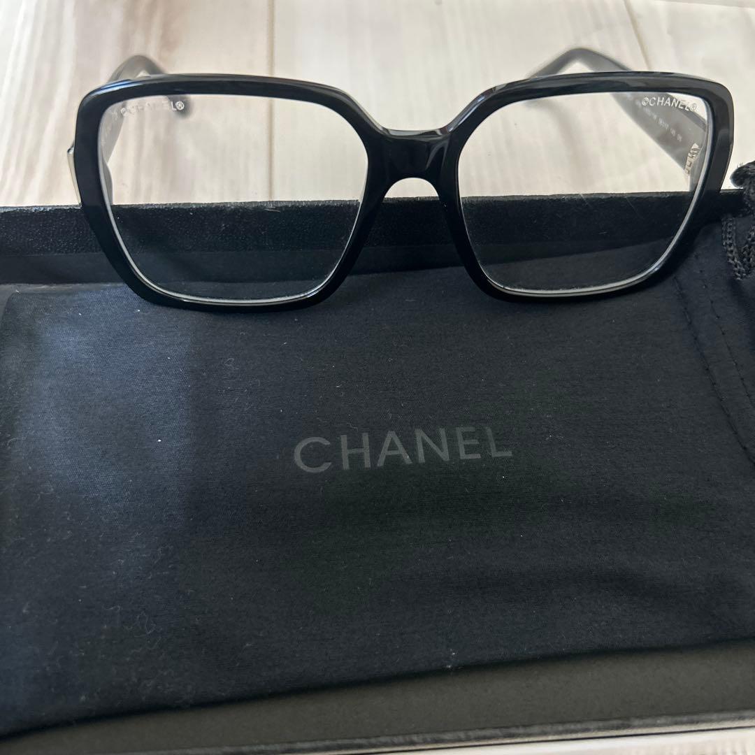 CHANEL ブラック 四角形サングラス