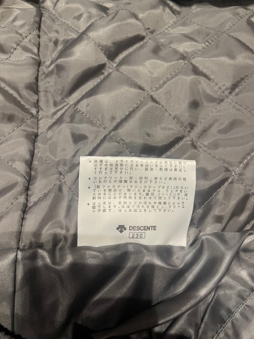 値下げ【未使用に近い】DESCENTE ダウンスキーウェア　スノーボードウェア