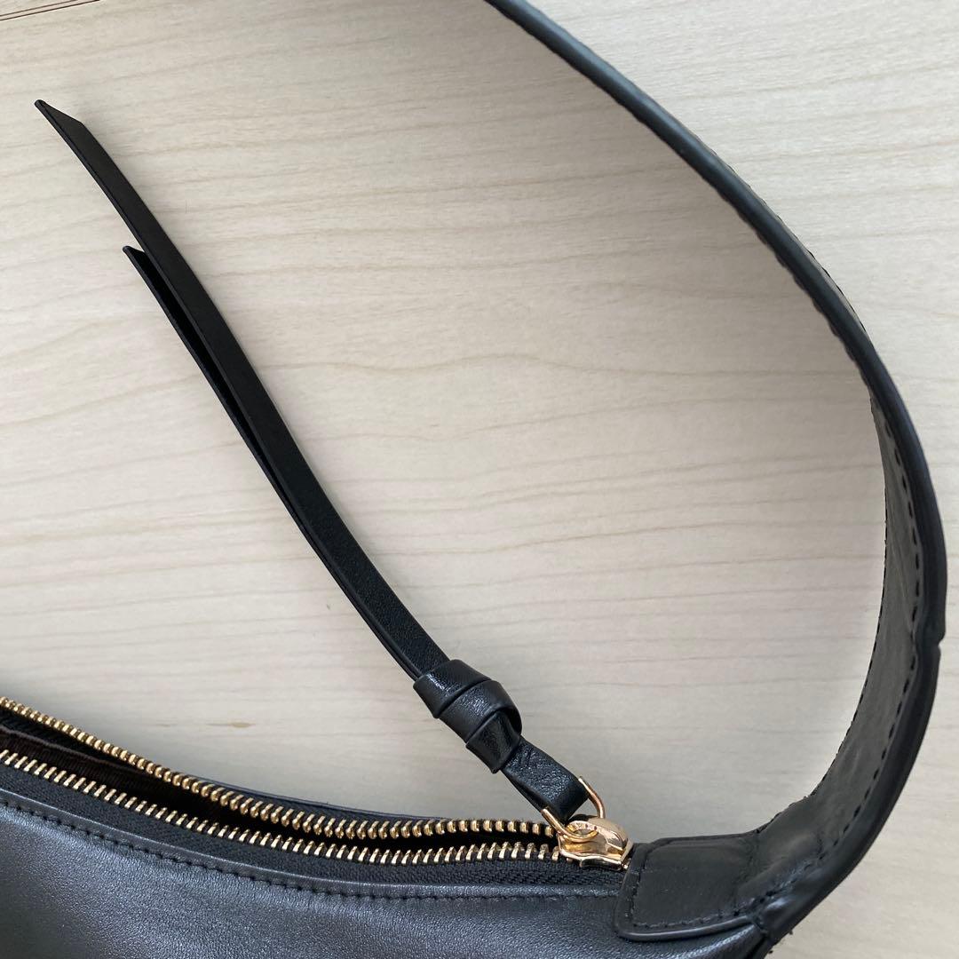 【2.718】スリーククロスボディバッグ