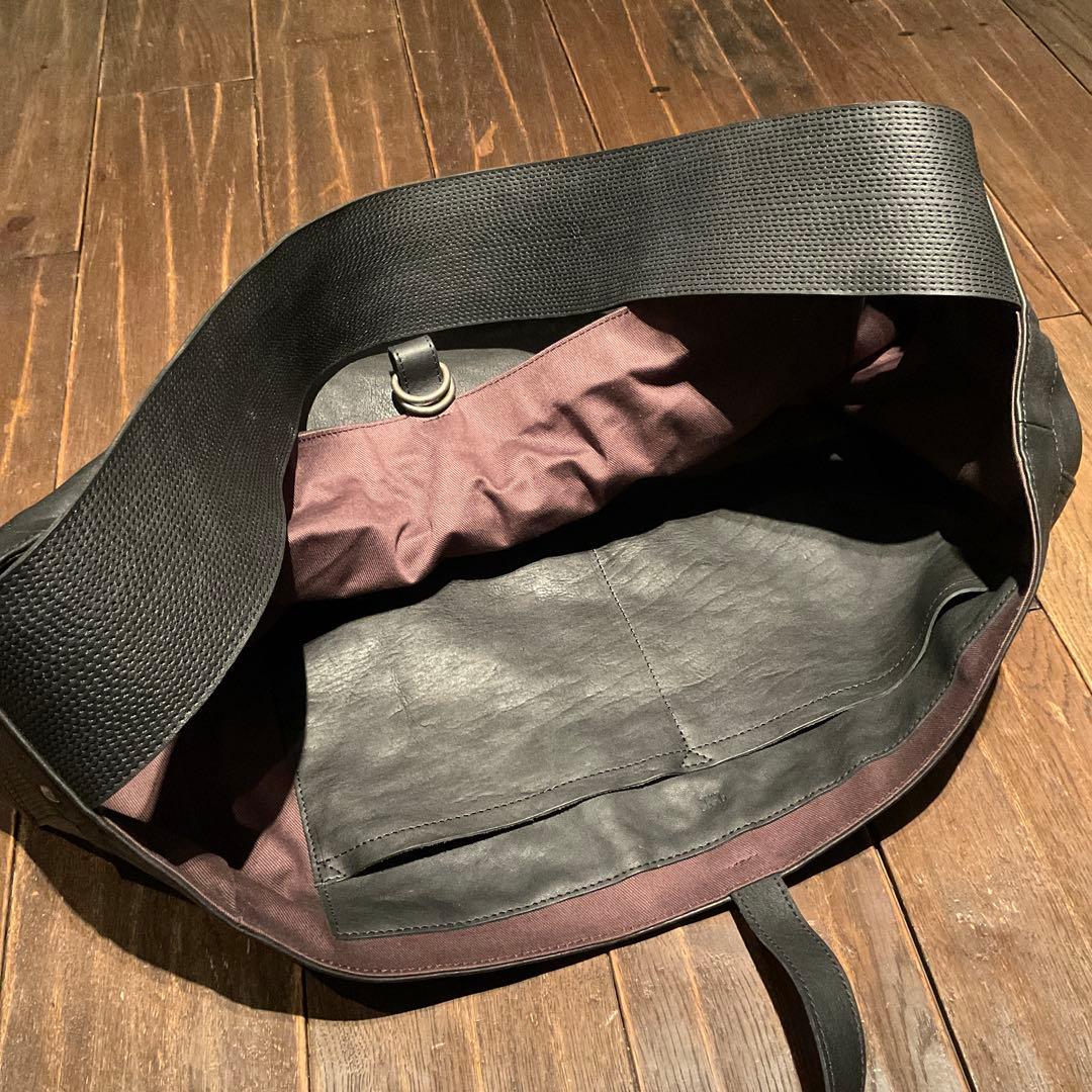 偽*ん様 T.T ニュースペーパーバッグ　レザー製