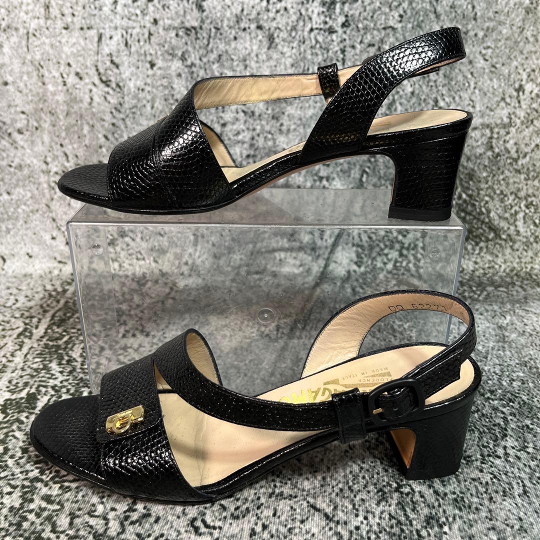 サルヴァトーレフェラガモ サンダル ブラック ガンチーニ