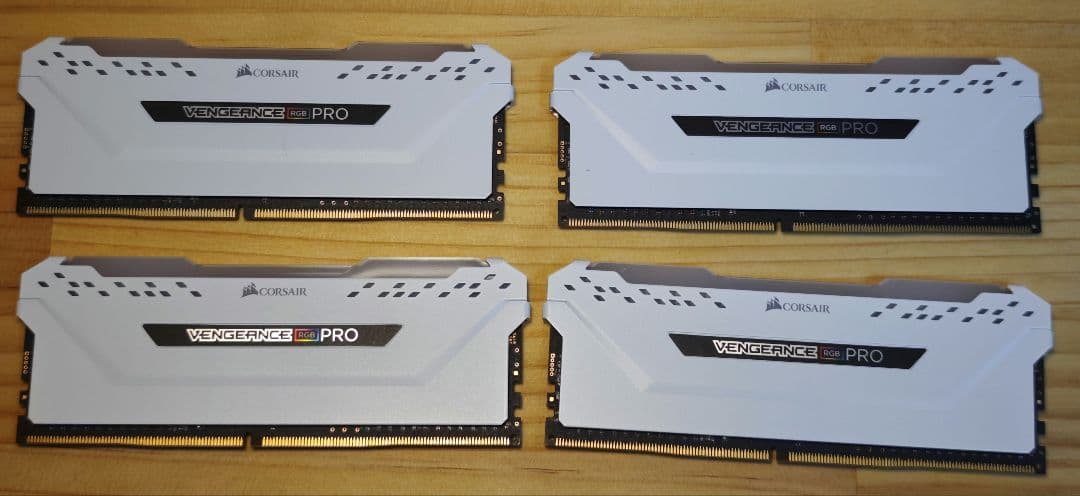 Corsair DDR4メモリ　8GBx4枚 合計32GB