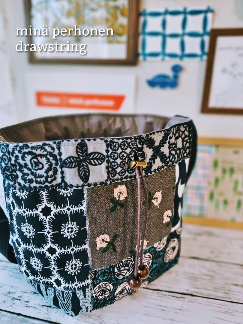 【再販ナシ】ミナペルホネン ドローストリングバッグ foresttile　巾着