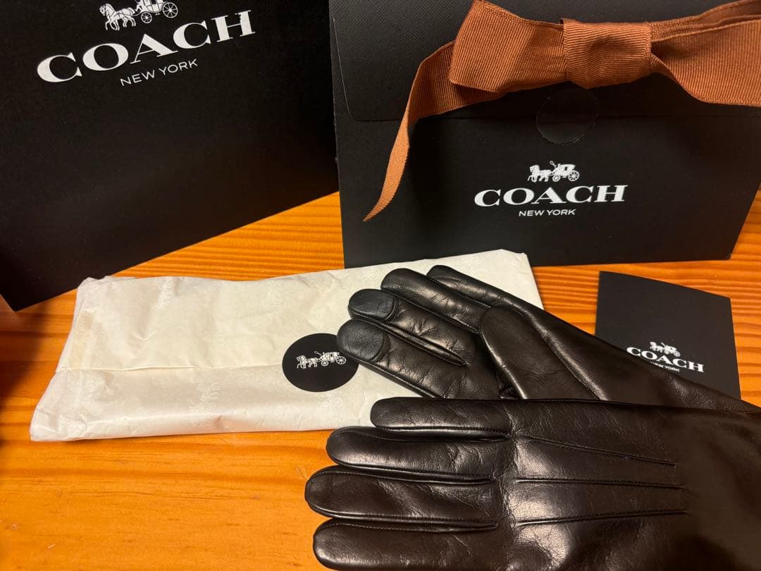 コーチ　羊皮　手袋　レディース