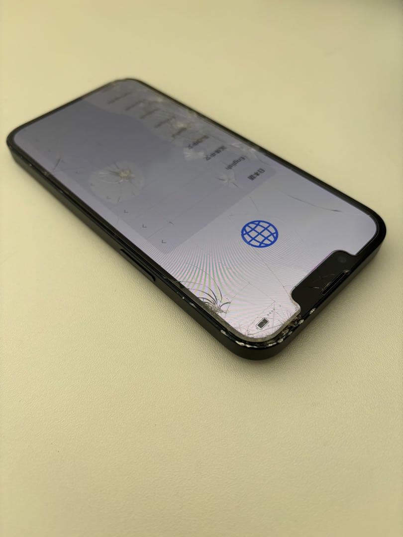 Apple iPhone 13 ミッドナイト 本体 画面割れ