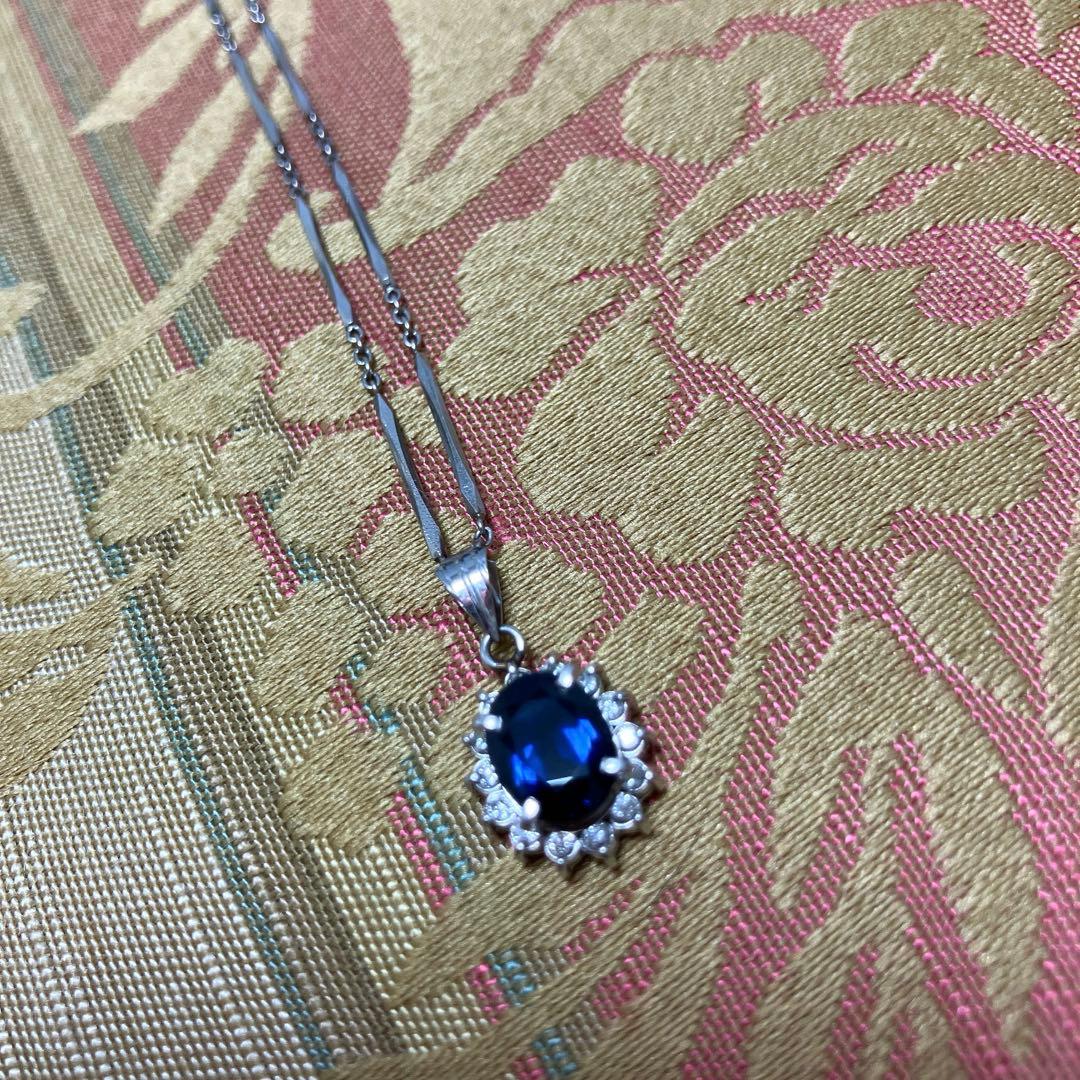 サファイアとダイヤモンドのネックレス　ペンダントトップとチェーンのセットプラチナ