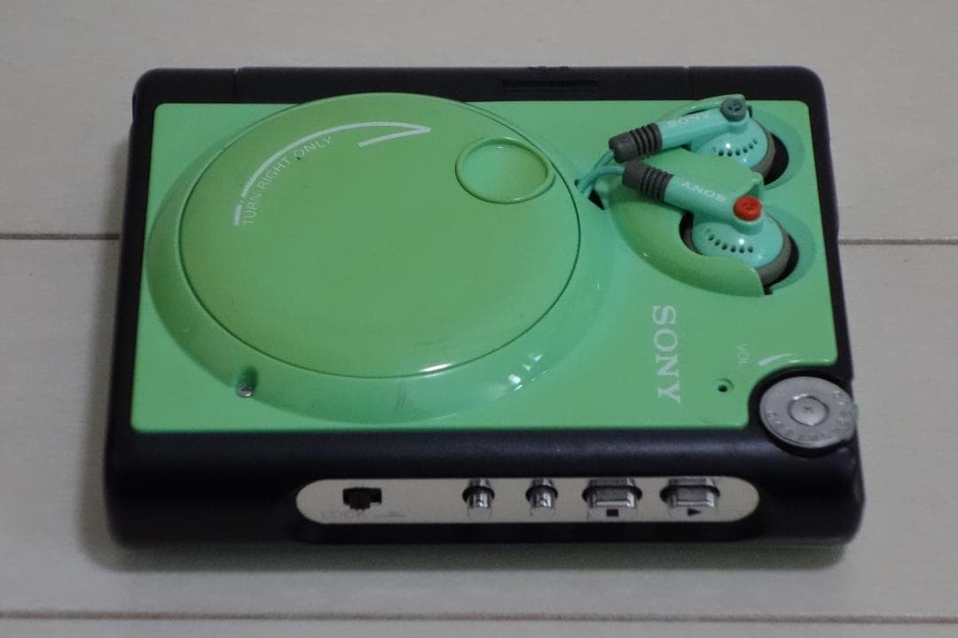 希少品 ウォークマン WM-51 (SONY ソニー) グリーン Walkman