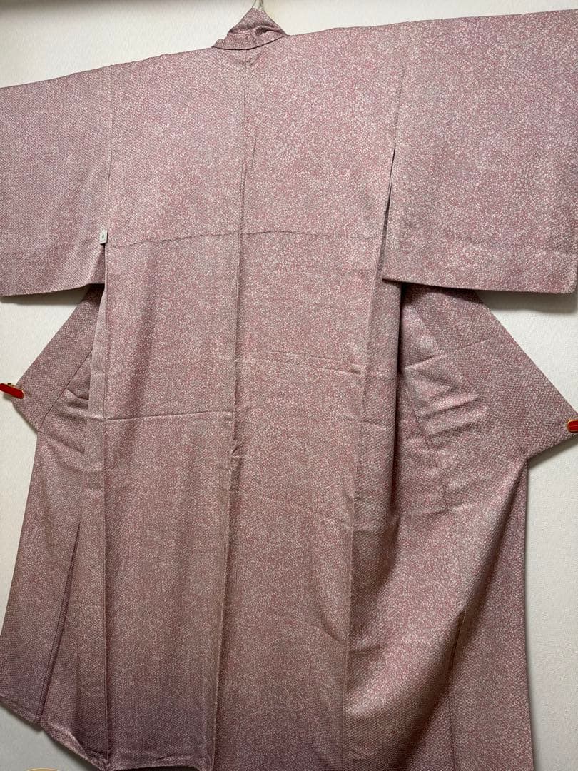 【極美品】京都老舗銘店「ゑり善」桃桜色「織疋田文様」手染めロウケツ染 小紋