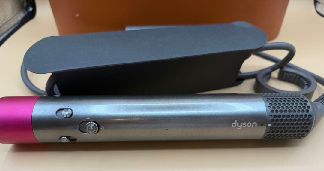 ダイソンエアラップ volume + shape