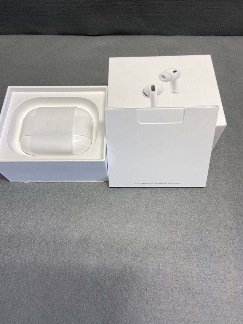 新品未使用　AirPods pro 第３世代　MFHP4J/A 限定保証有り