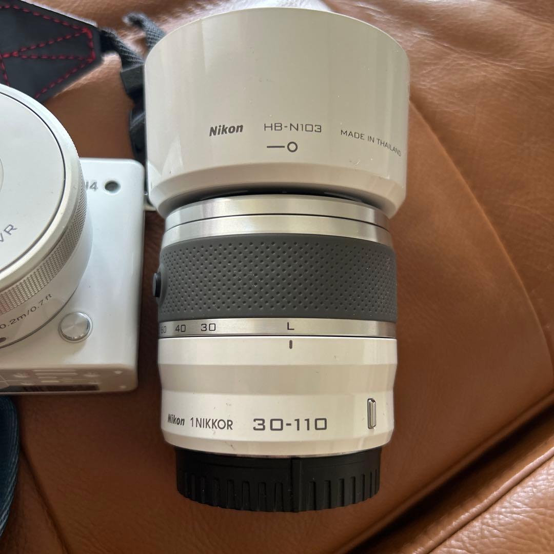 Nikon 1 ホワイト デジタルカメラ 本体　レンズ付き