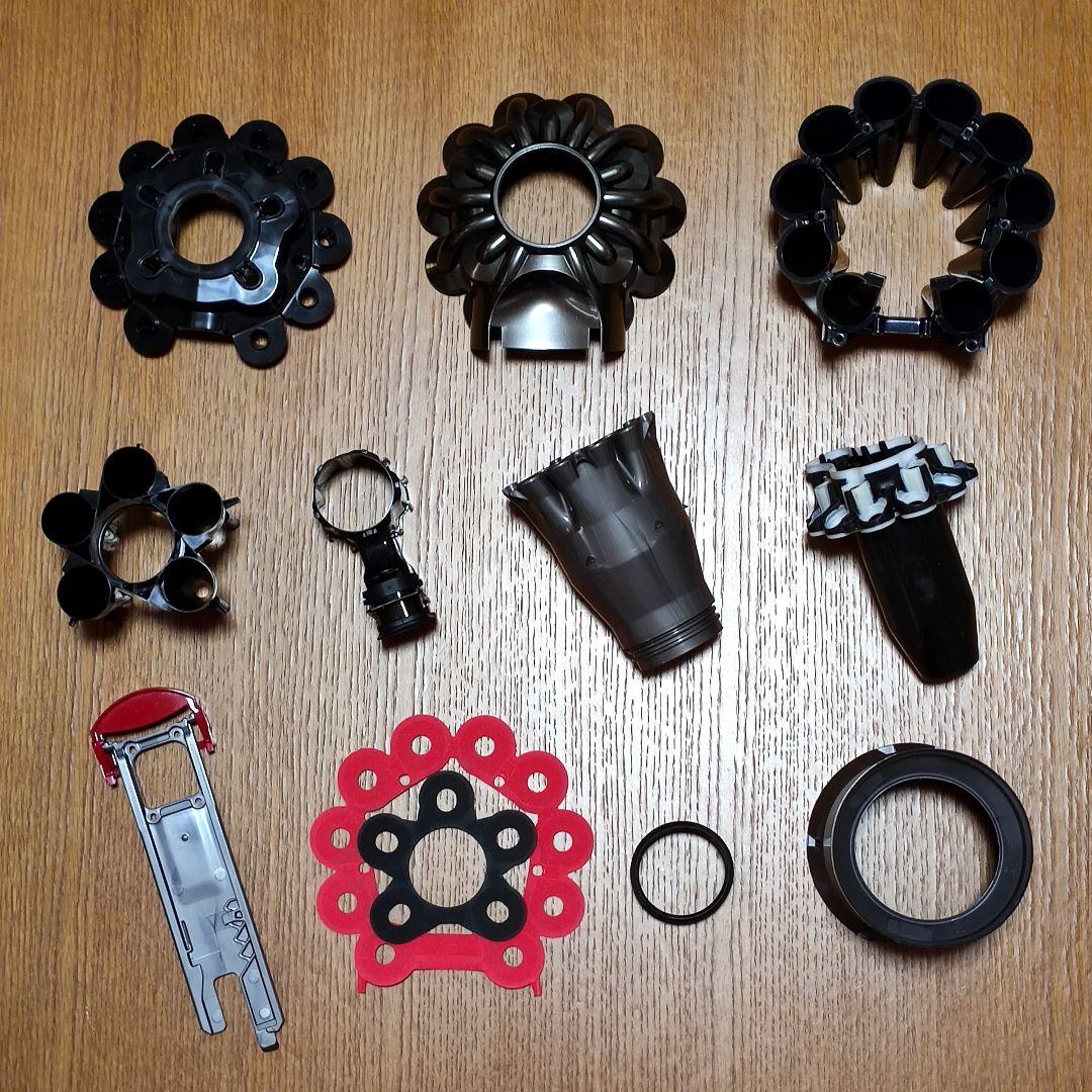 ダイソンV8 SV10K掃除機＋マキタ18vアダプターセット 分解清掃済み動作品