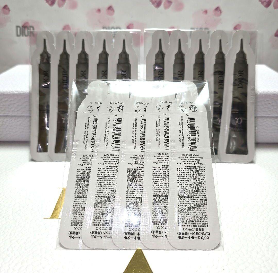 user_e02382feさま♥4点おまとめラムースヒアルショットポーチファンデ