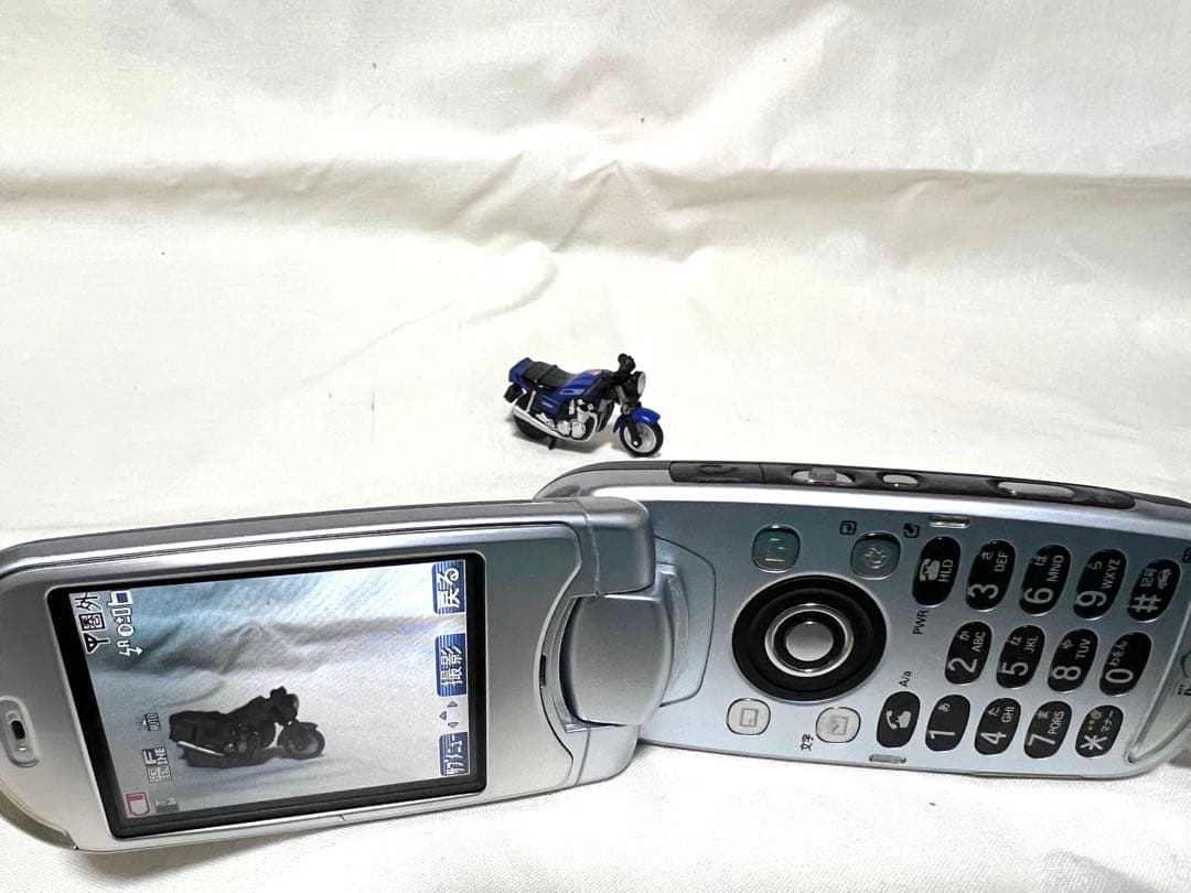 FF7着メロ多数　P506iC アプリ内蔵（パワプロ/パックマンなど）