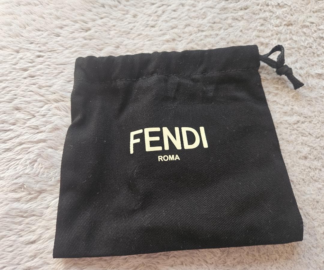 FENDI フェンディ FFキューブ ケース ストラップ付