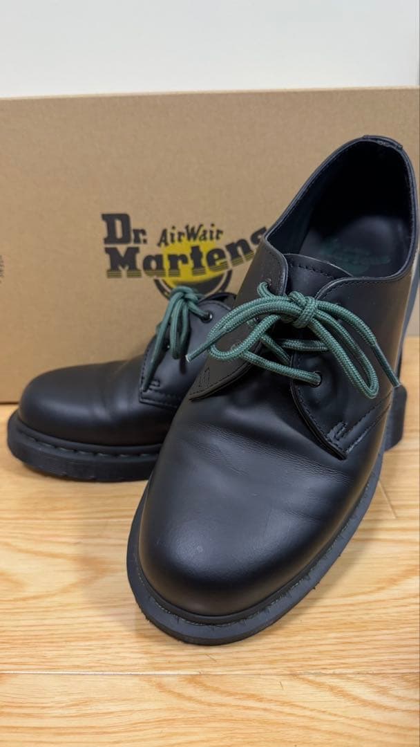 極美品ドクターマーチン3ホール　UK7 グリーンステッチ　緑