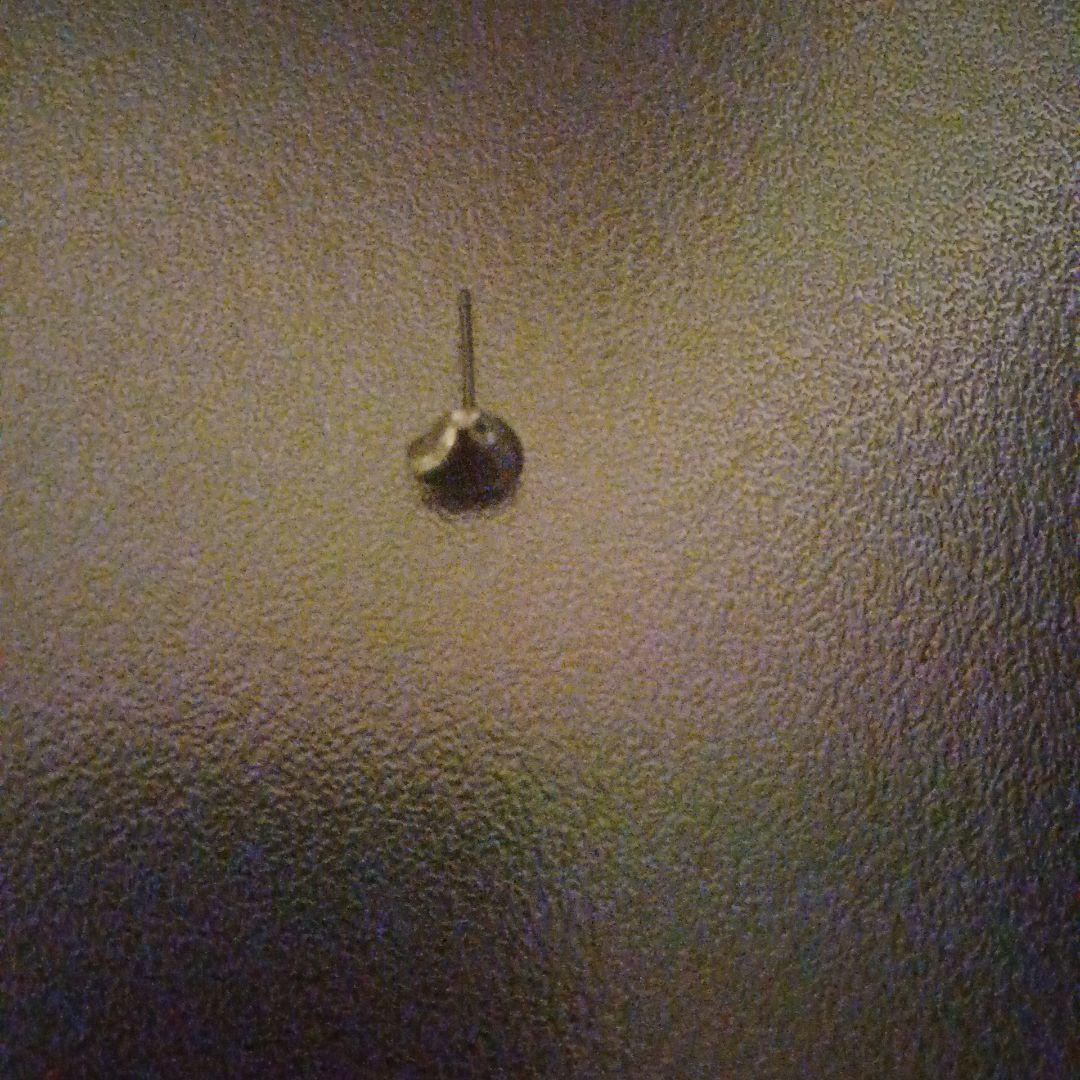 シンプル ブラック ピアス(片耳用)