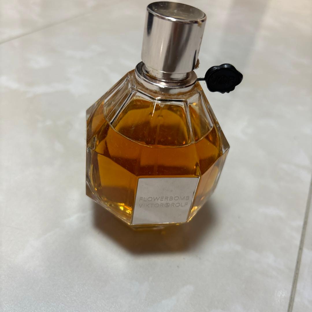 香水　100ml FLOWERBOMB VIKTOR ROLF