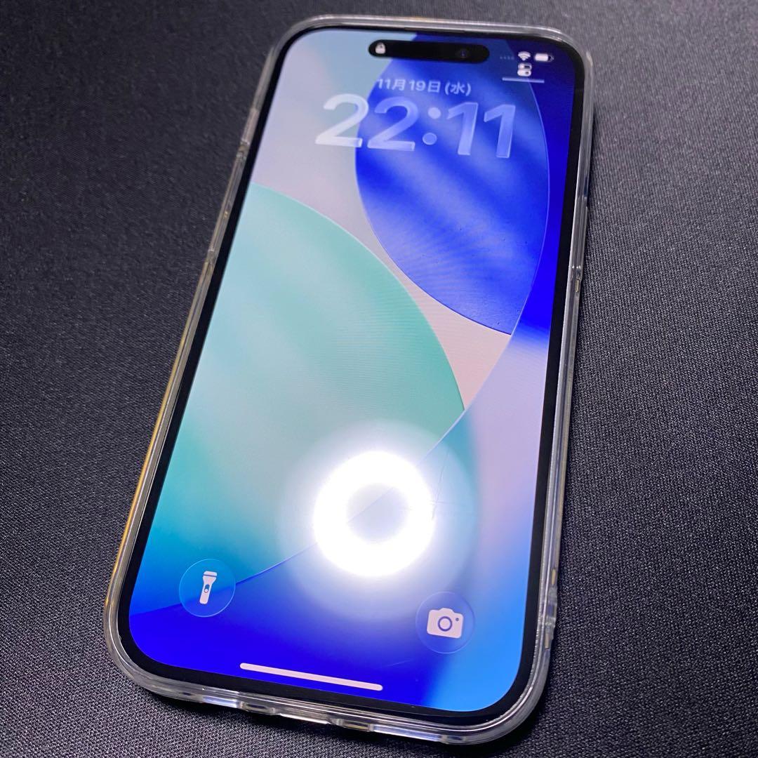 極美品⭐️SIMフリー　iPhone15 ケース付き 即発送