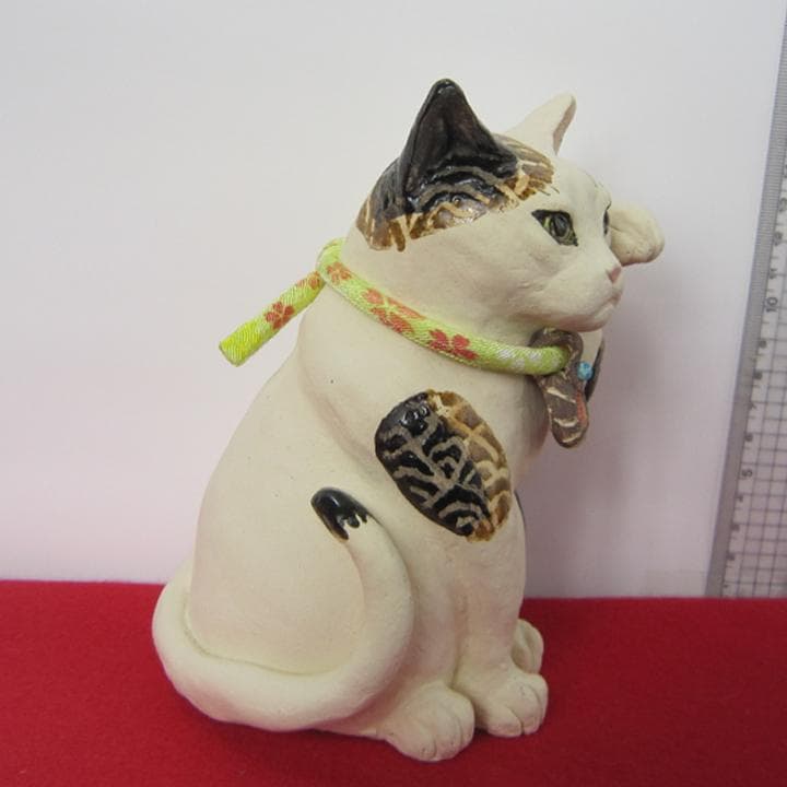 招き猫　置物　作家　新品　三毛猫　青海波模様　陶器