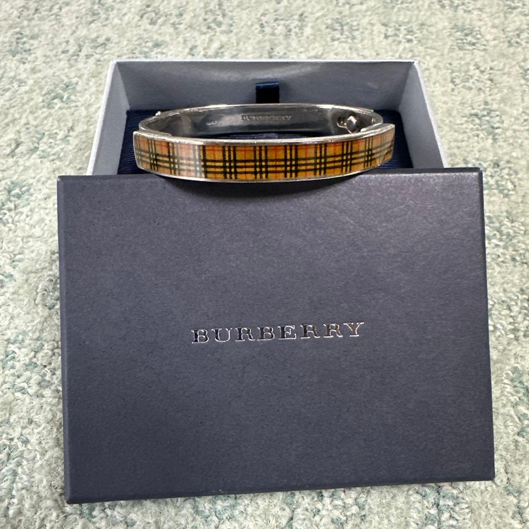 バーバリー シルバーバングル ブレスレット